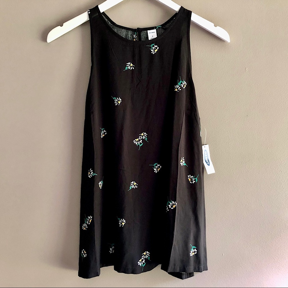 Adorable OLD NAVY Black Daisy Sleeveless Tank 💛